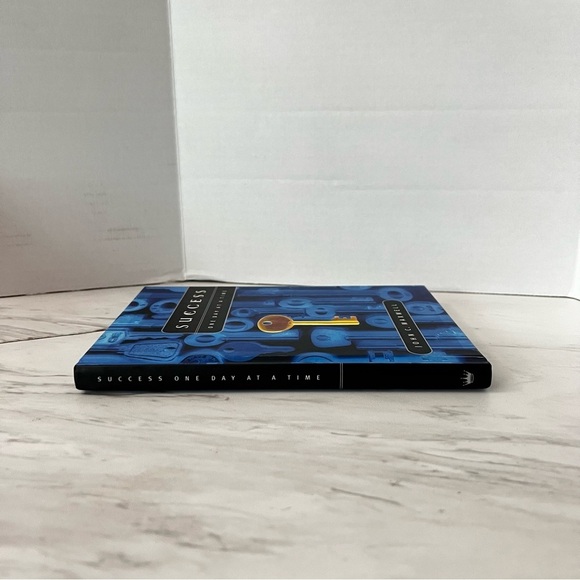 Success One Day At A Time By John C. Maxwell hard Cover Book - Picture 3 of 16